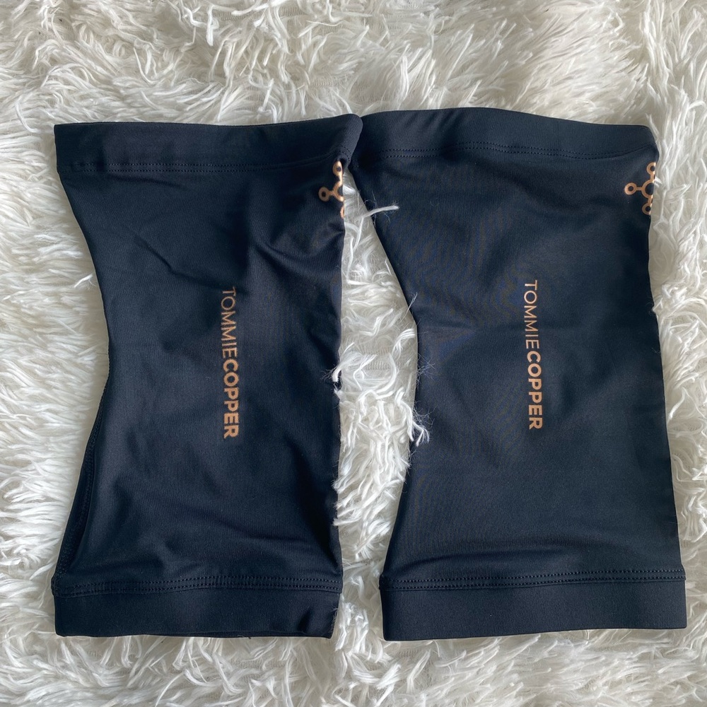 Tommie Copper Black Compression Knee Sleeves unisex